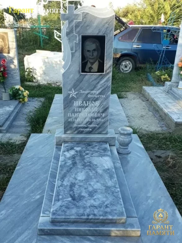 Памятник из мрамора Крест - волна 17